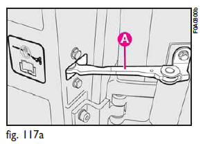 Take care not to move the rod from its housing; if it is moved by accident