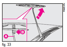 Changing the rear window wiper blade